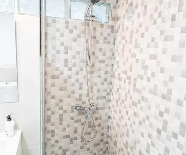 Cuesta De Piletas Ii *